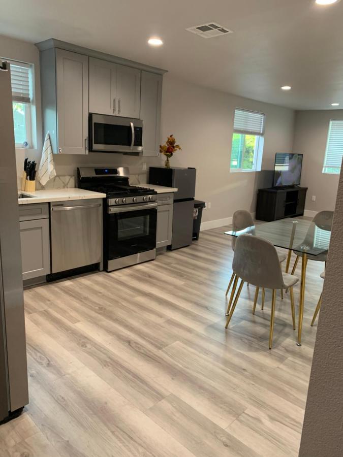 Private Room In New Appartment With Full Bath Los Angeles Extérieur photo