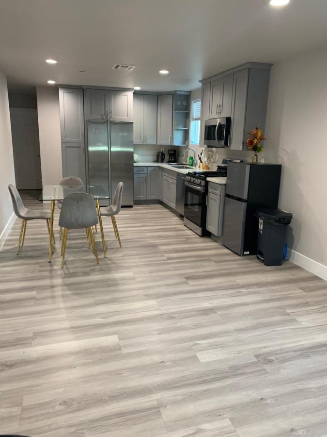 Private Room In New Appartment With Full Bath Los Angeles Extérieur photo