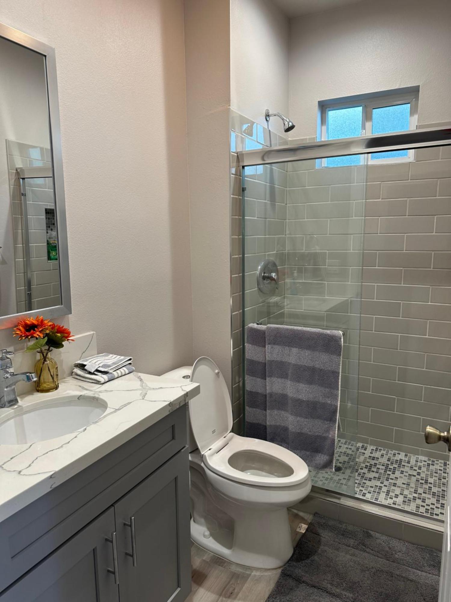 Private Room In New Appartment With Full Bath Los Angeles Extérieur photo