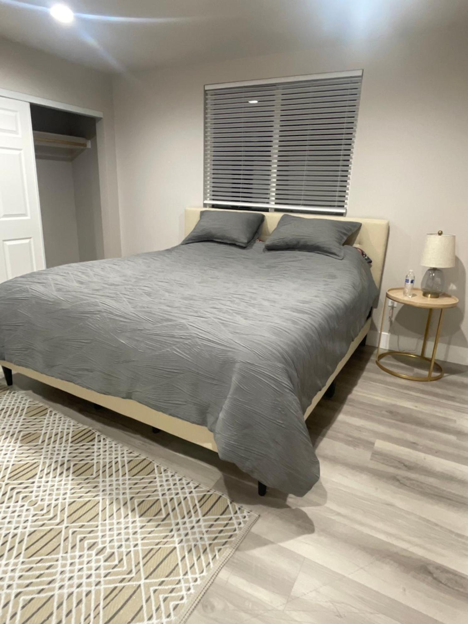 Private Room In New Appartment With Full Bath Los Angeles Extérieur photo