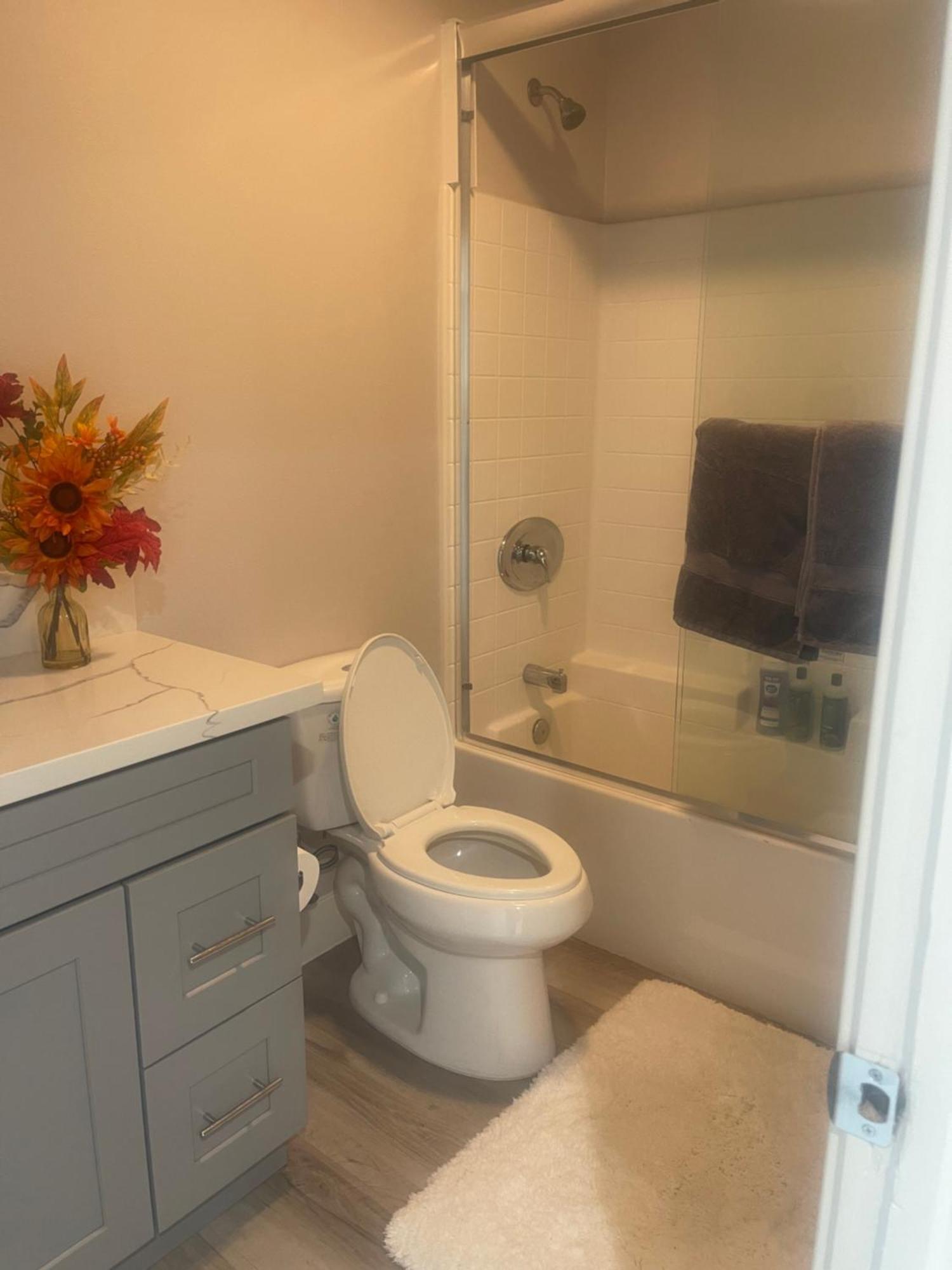 Private Room In New Appartment With Full Bath Los Angeles Extérieur photo